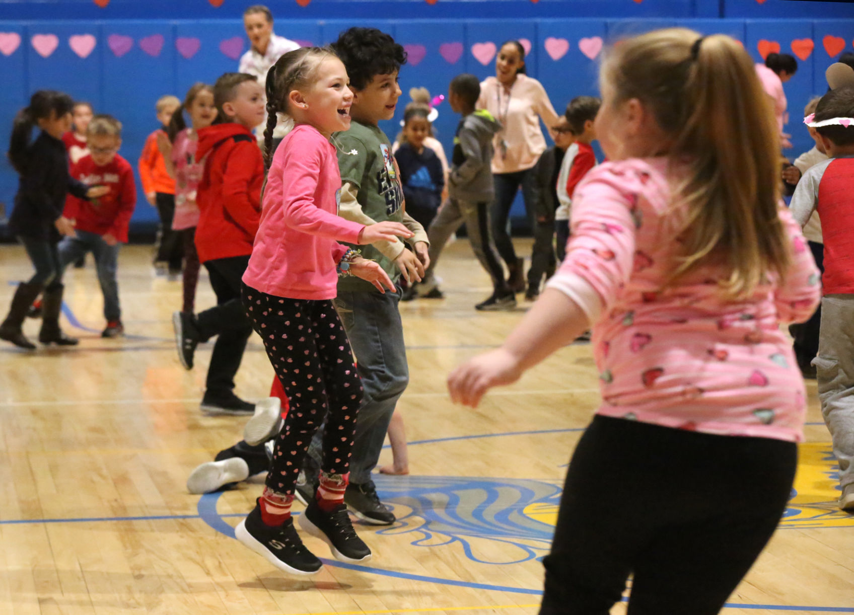 Marsh School dance and jump rope contest
